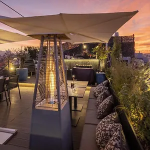 4* Otel U-visionary